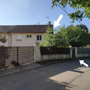 Dans Maison Avec Jardin Et Balcon, Au Calme Sérézin-du-Rhône